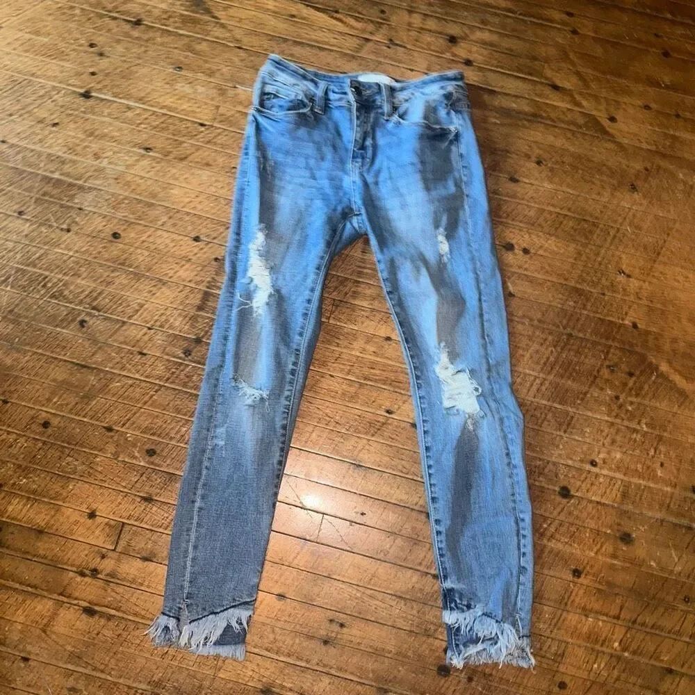 Kancan distressed slim tapered stacked hem 5/26 normcore jeans